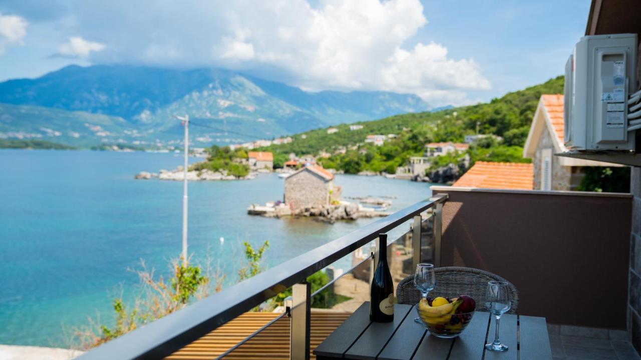 Family House Bjelila Tivat Exterior foto