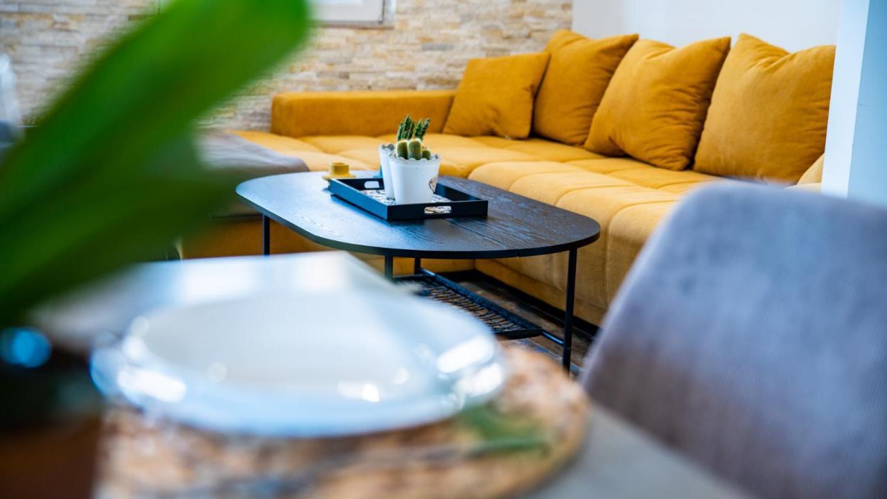 Family House Bjelila Tivat Exterior foto