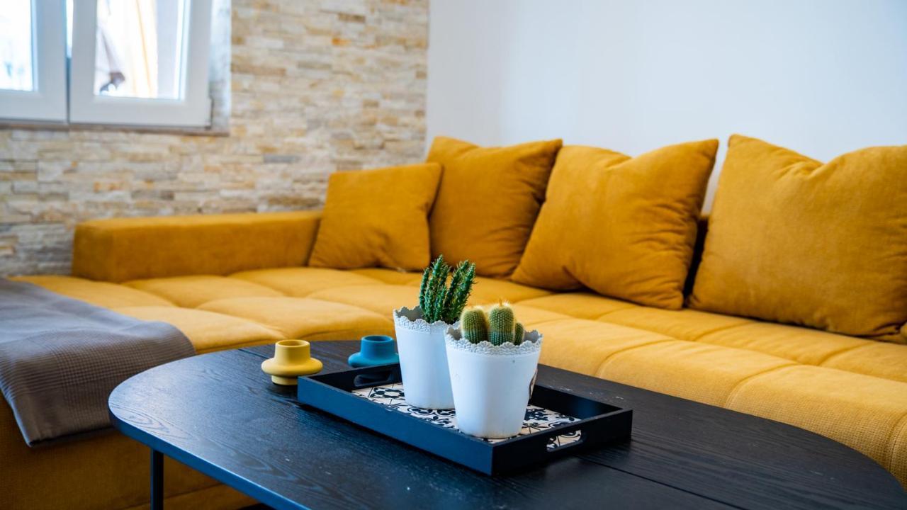 Family House Bjelila Tivat Exterior foto