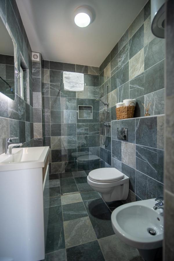 Family House Bjelila Tivat Exterior foto