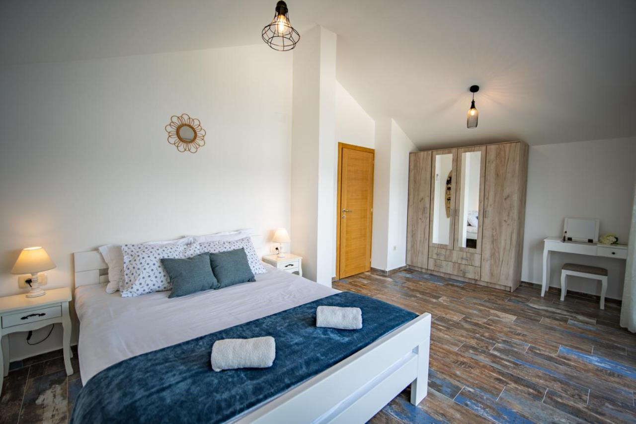 Family House Bjelila Tivat Exterior foto